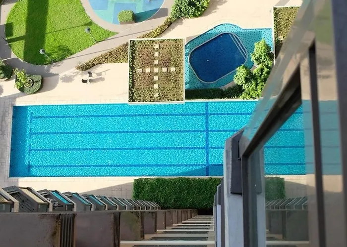 Modernaestheticpicc Moaccpairportpool Wi-fi